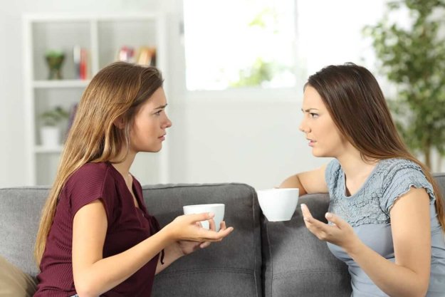 women talking over tea in a portland drug addiction counseling center