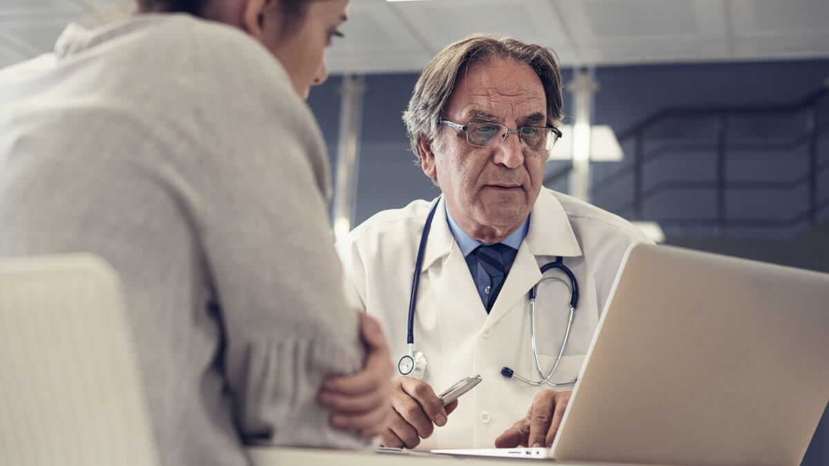 oregon dual diagnosis treatment center Doctor suggesting an Oregon dual diagnosis treatment center to a patient